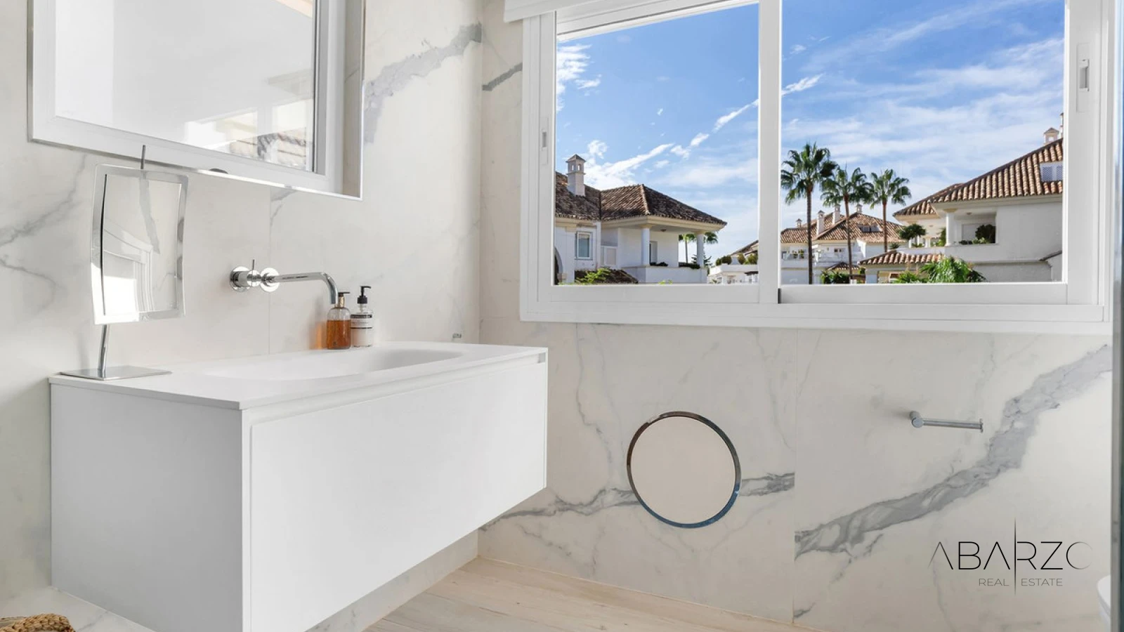 Renovated Duplex Penthouse in Monte Paraíso, Golden Mile, Marbella — interior, Golden Mile, Marbella (14 of 31)