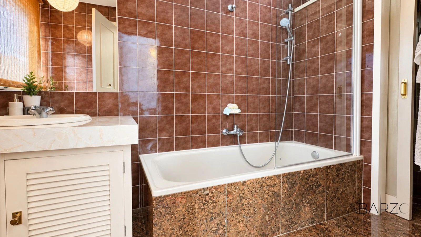 Corner Townhouse for Renovation in Jardines de Marbería, Nagüeles, Marbella — interior, Golden Mile, Marbella (13 of 14)