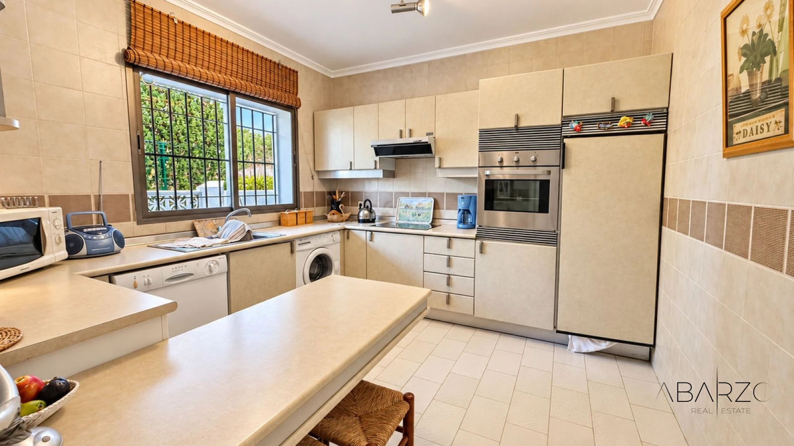 Corner Townhouse for Renovation in Jardines de Marbería, Nagüeles, Marbella — interior, Golden Mile, Marbella (6 of 14)