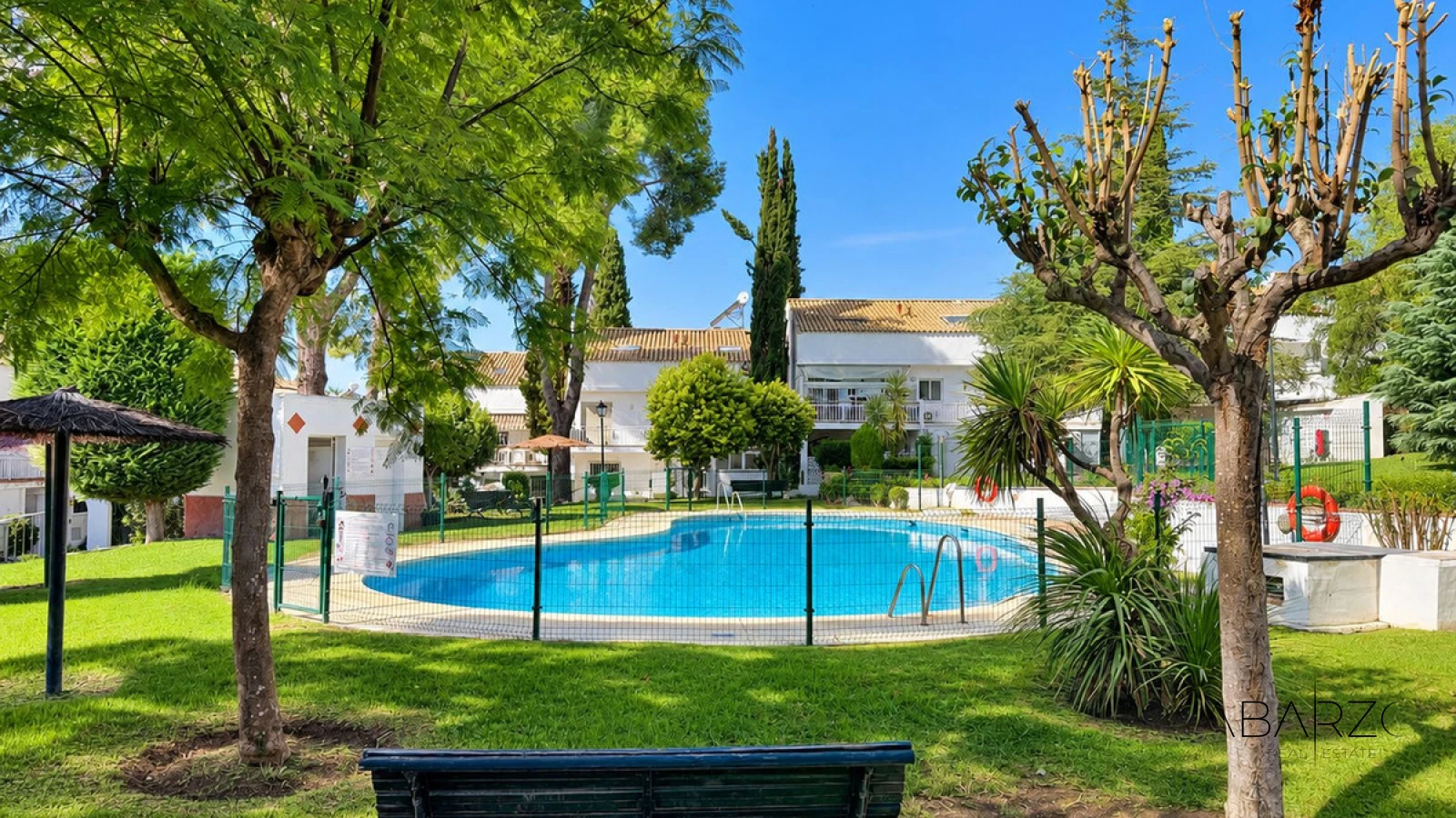 Corner Townhouse for Renovation in Jardines de Marbería, Nagüeles, Marbella — interior, Golden Mile, Marbella (3 of 14)