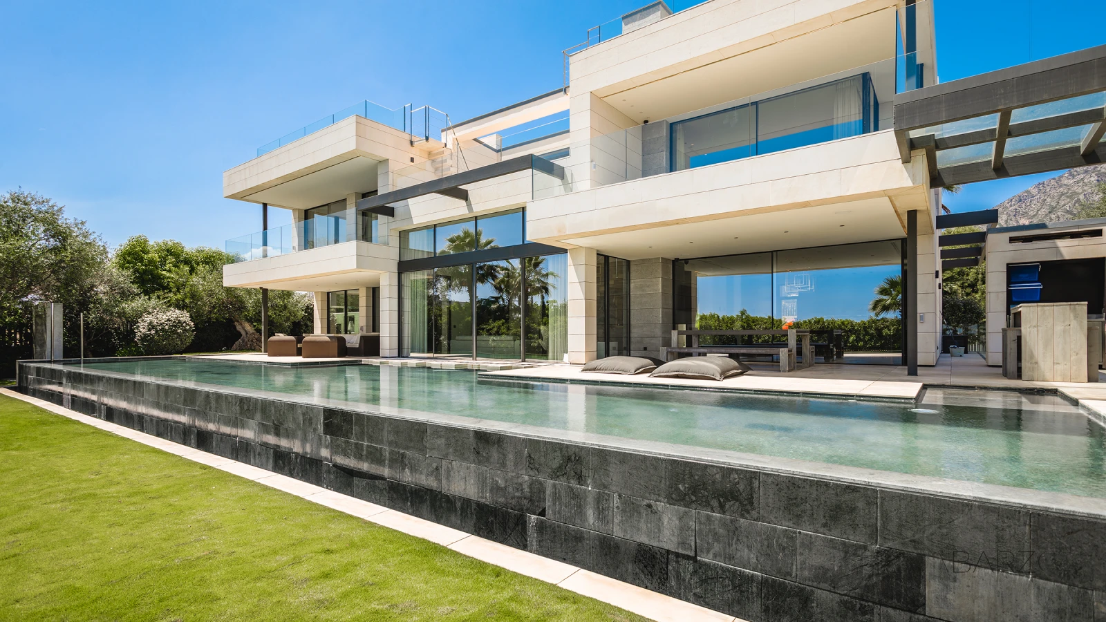 MAR-0028 — luxury property for sale in Golden Mile, Marbella