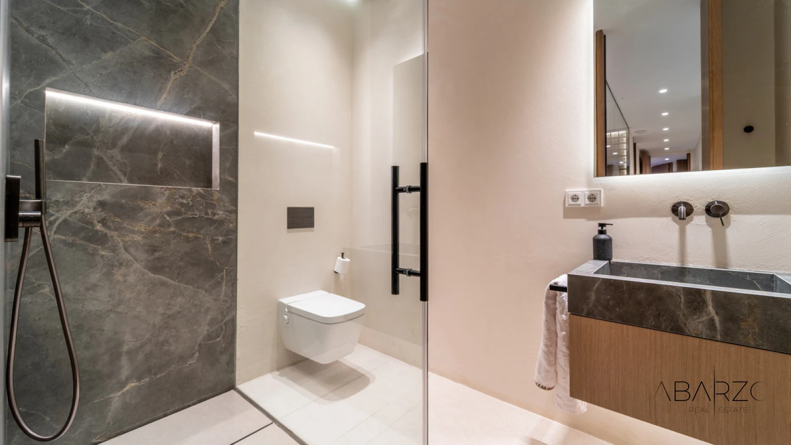Exceptional New Villa in Los Monteros with Pool, Sea Views, and Elevator — interior, Marbella East, Marbella (20 of 27)