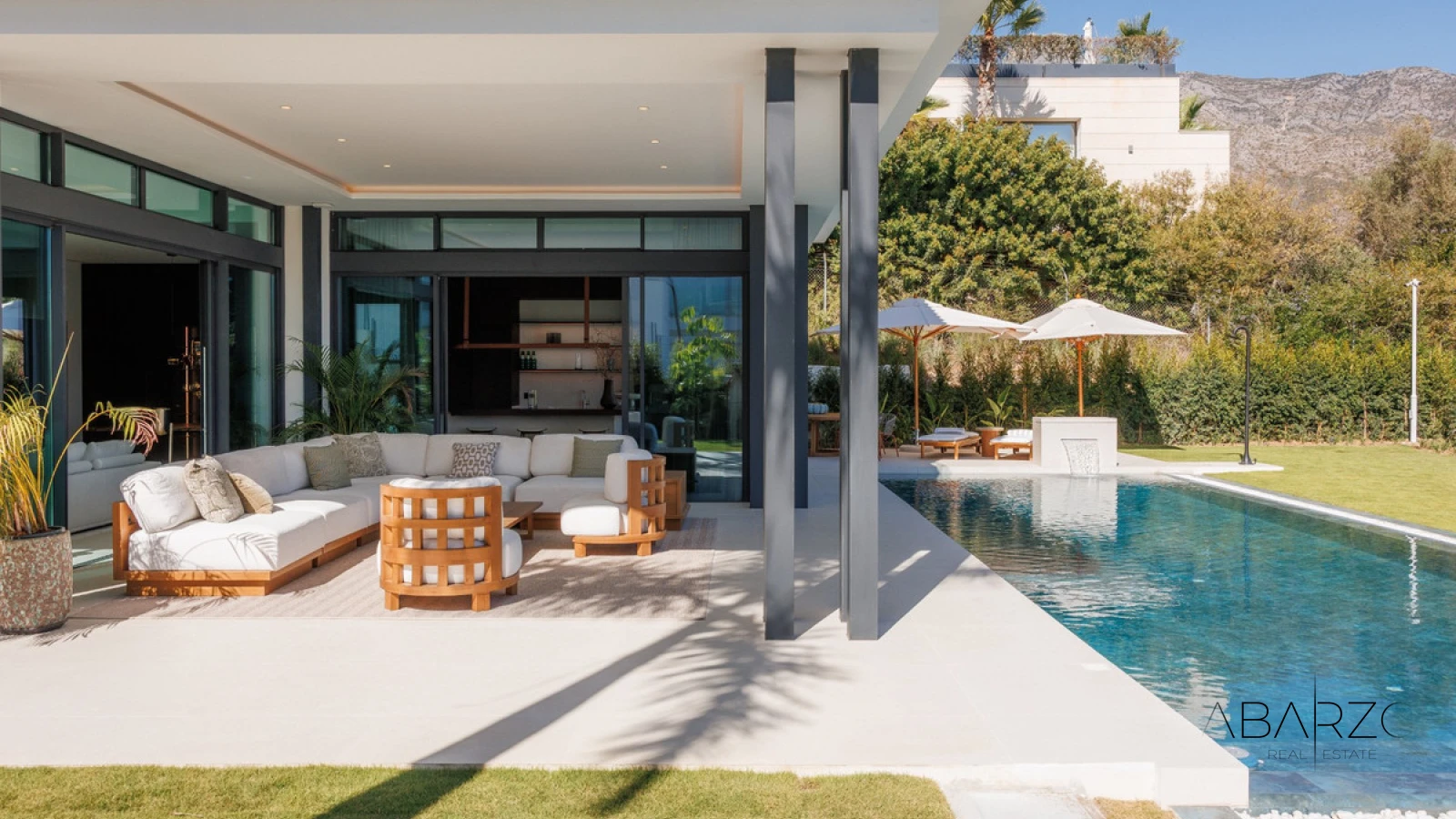Contemporary Villa in Lomas del Rey, Marbella Golden Mile with Private Pool and Security — interior, Golden Mile, Marbella (5 of 24)