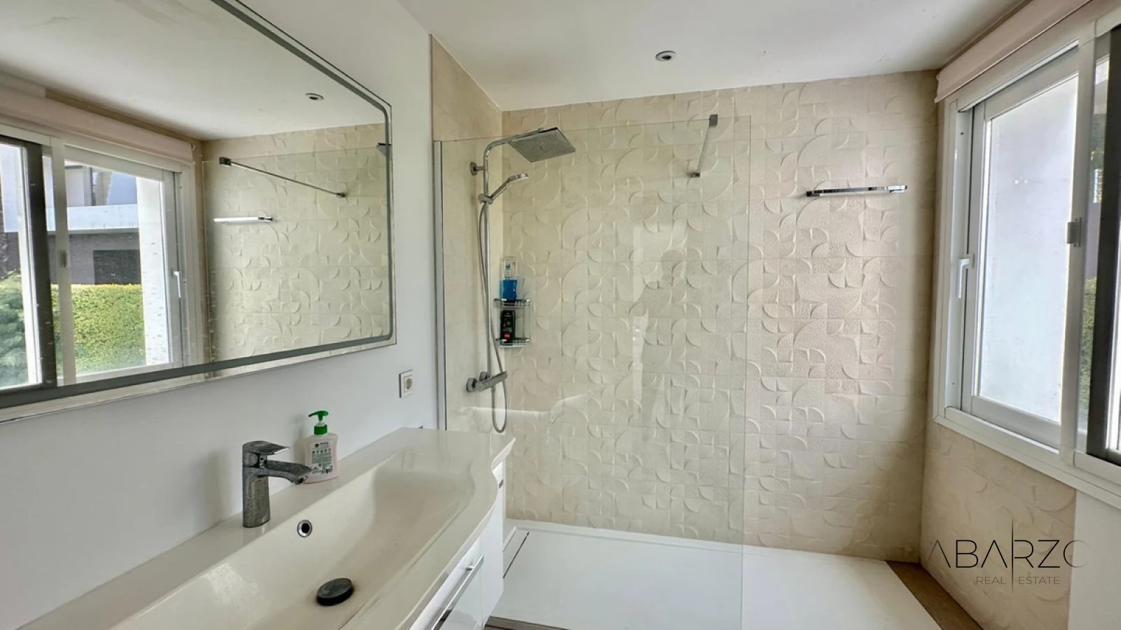 Exclusive villa in El Herrojo, La Quinta with sea and mountain views — interior, La Quinta, Benahavís (18 of 29)