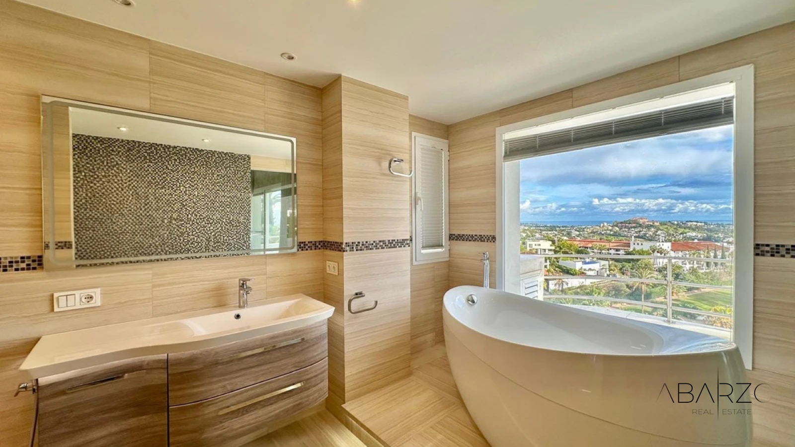 Exclusive villa in El Herrojo, La Quinta with sea and mountain views — interior, La Quinta, Benahavís (16 of 29)