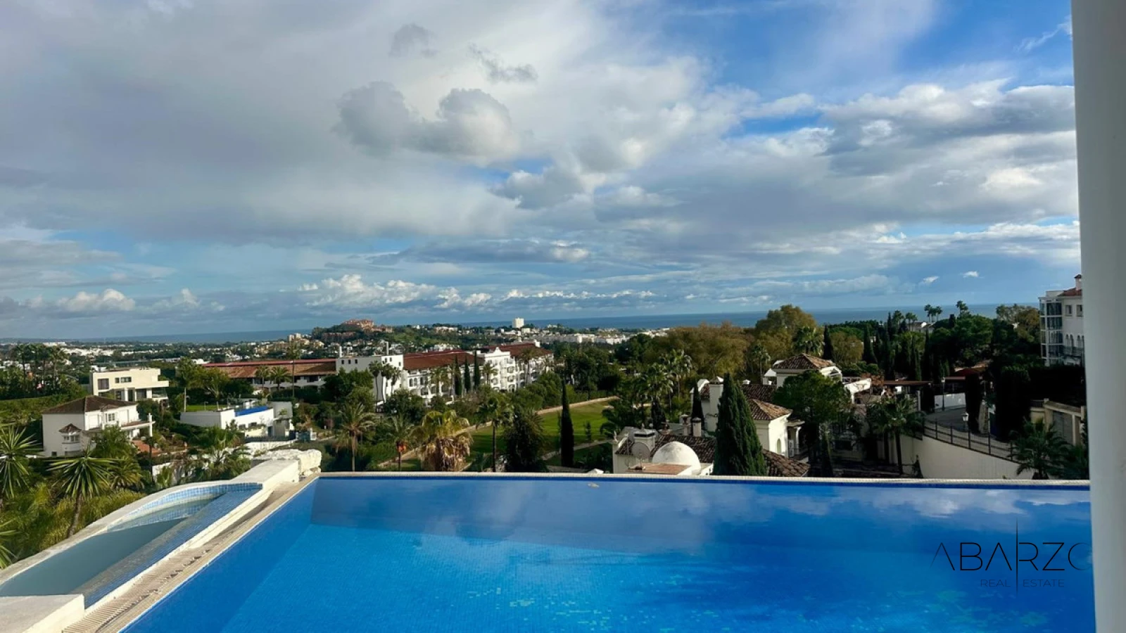 Exclusive villa in El Herrojo, La Quinta with sea and mountain views — interior, La Quinta, Benahavís (25 of 29)