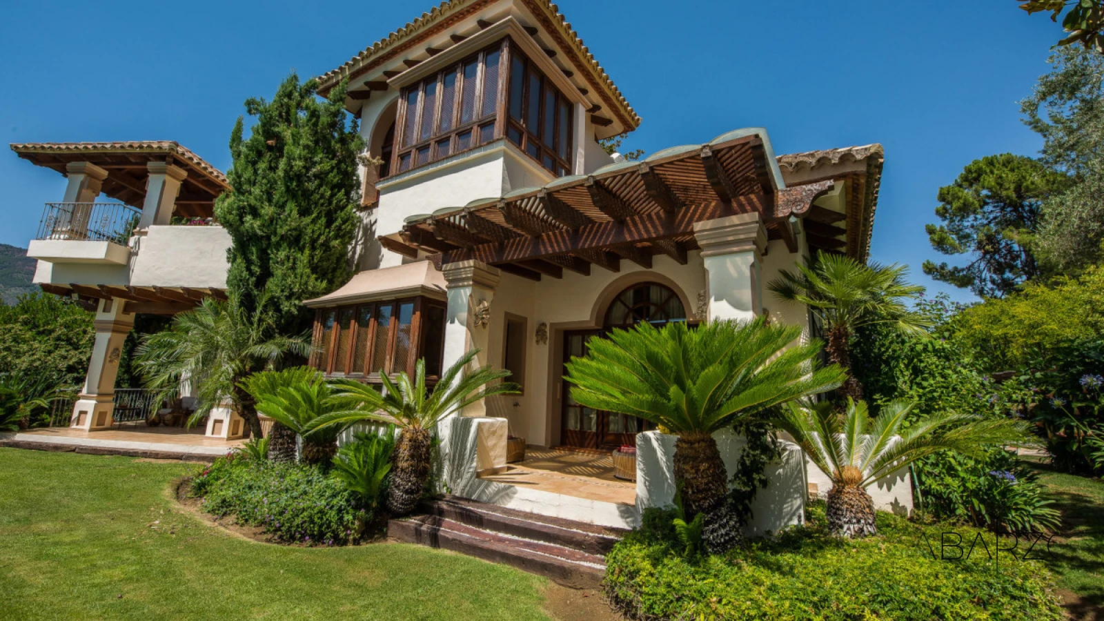 Charming Luxury Villa with Pool and Views in La Zagaleta, Marbella — interior, La Zagaleta, Benahavís (3 of 44)