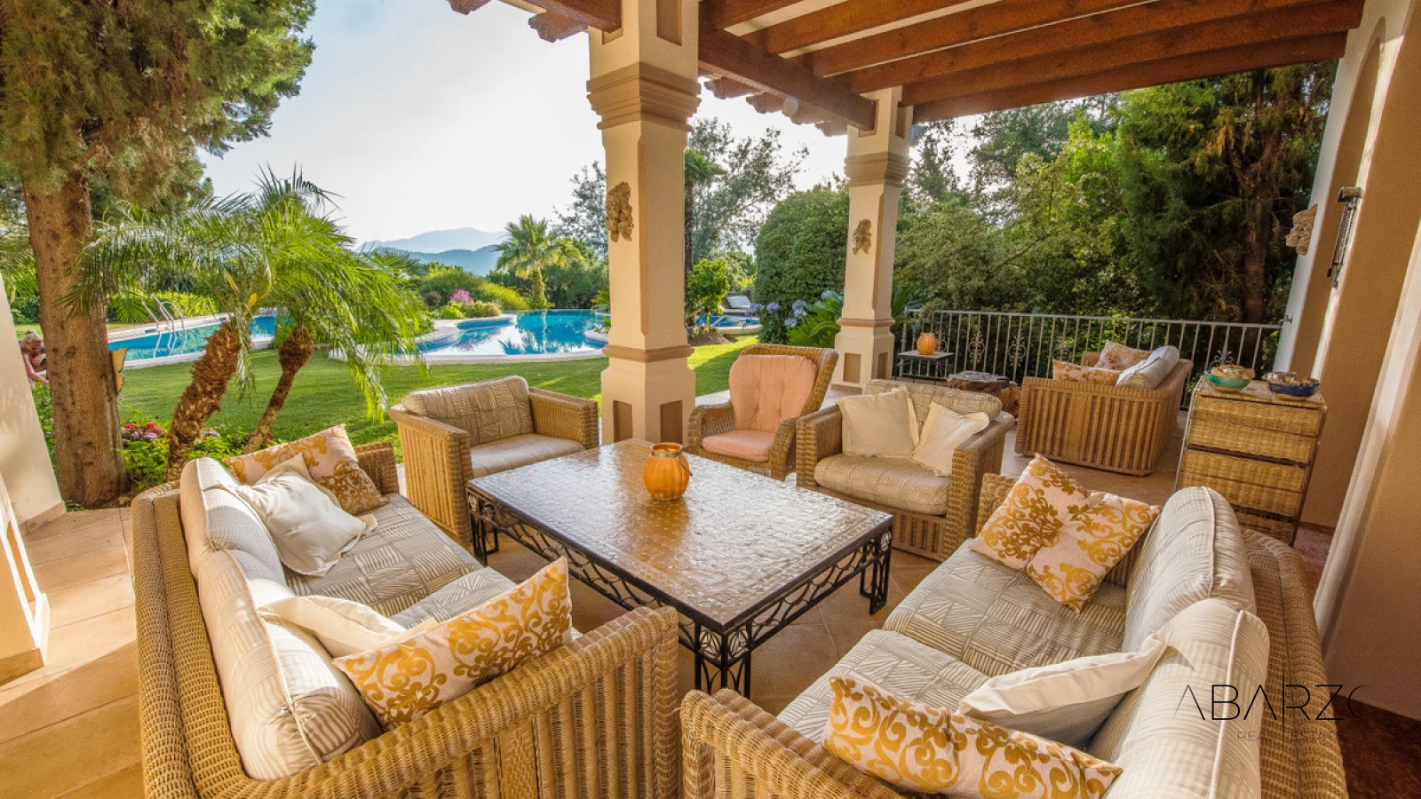 Charming Luxury Villa with Pool and Views in La Zagaleta, Marbella — interior, La Zagaleta, Benahavís (7 of 44)
