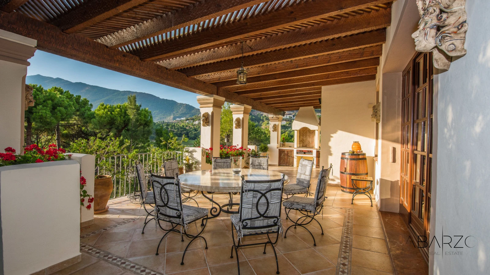 Charming Luxury Villa with Pool and Views in La Zagaleta, Marbella — interior, La Zagaleta, Benahavís (8 of 44)