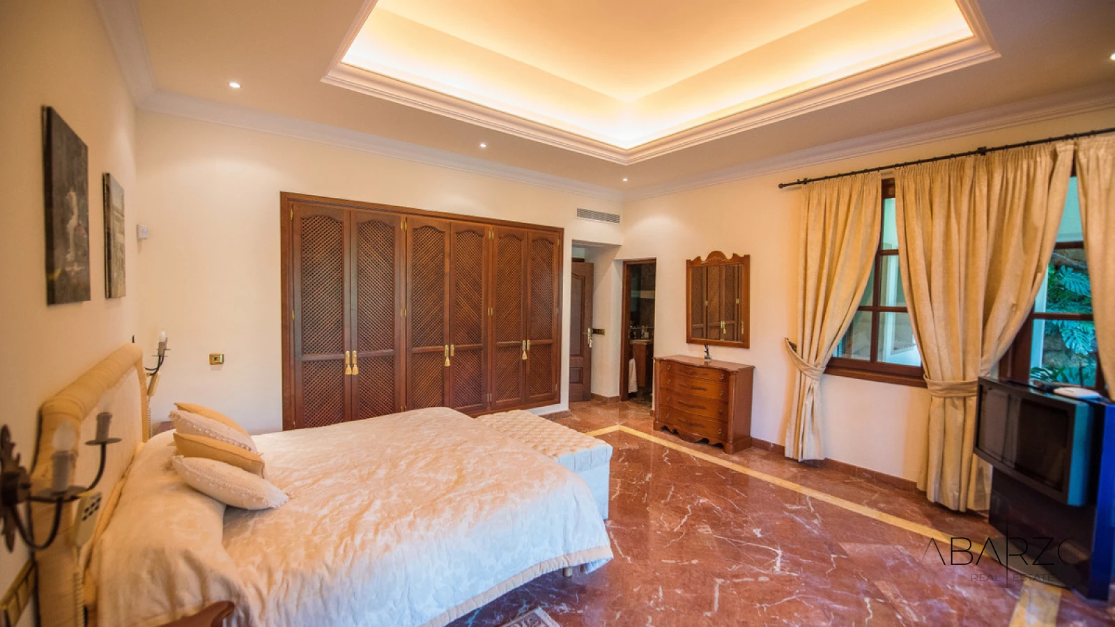 Charming Luxury Villa with Pool and Views in La Zagaleta, Marbella — interior, La Zagaleta, Benahavís (30 of 44)