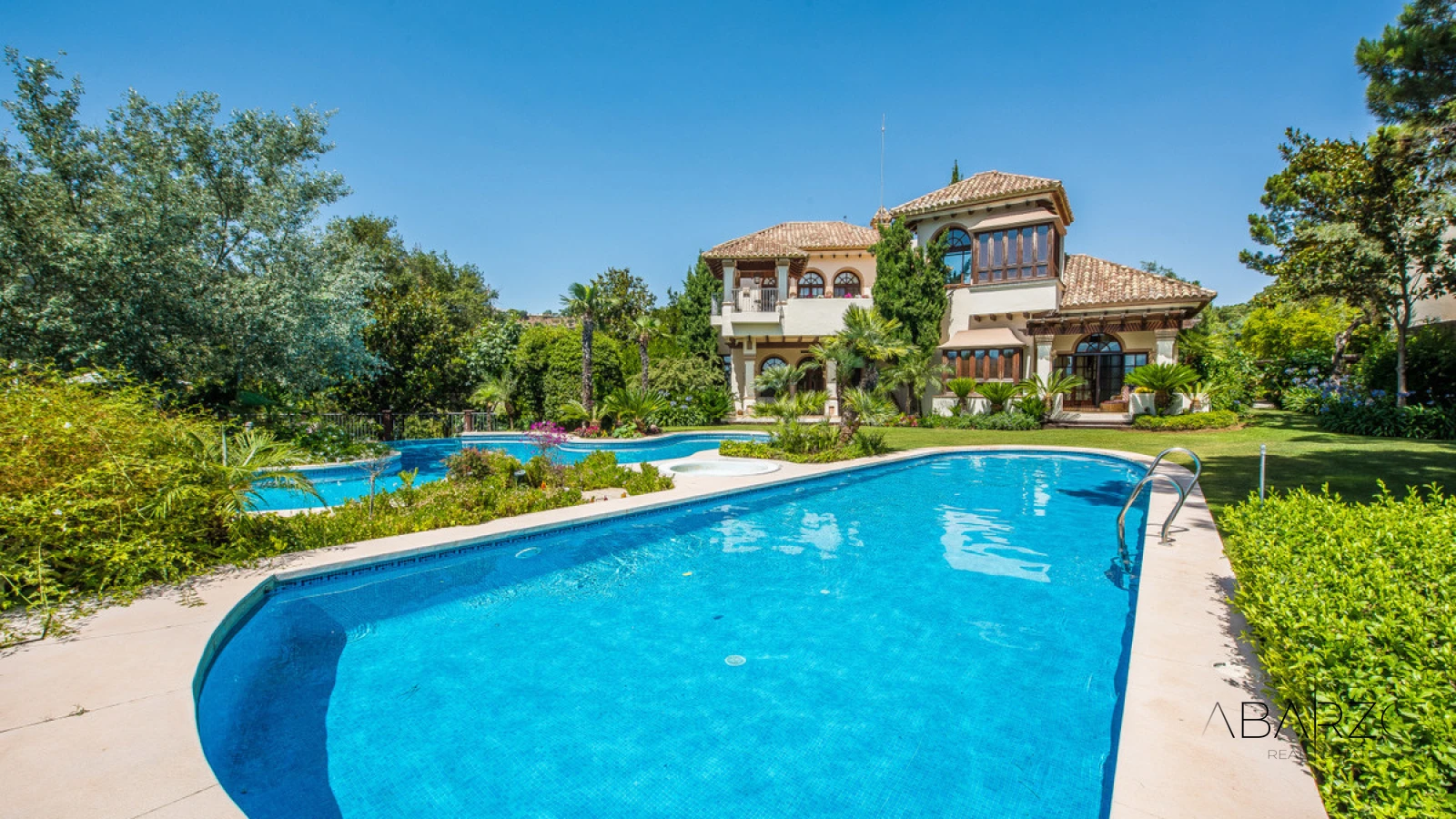 Charming Luxury Villa with Pool and Views in La Zagaleta, Marbella — interior, La Zagaleta, Benahavís (42 of 44)