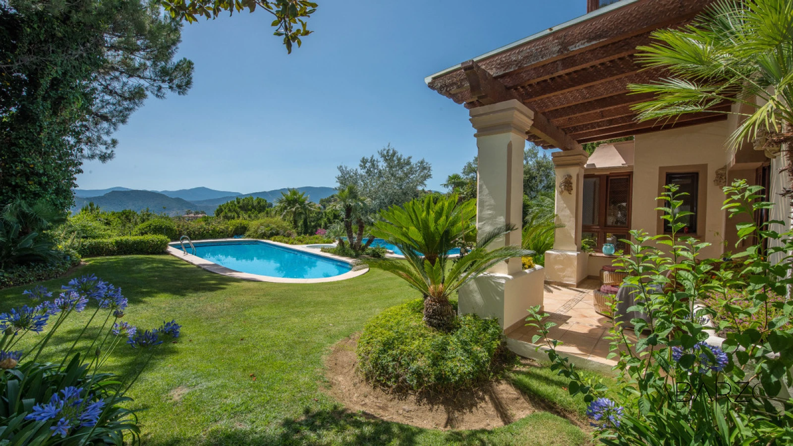 Charming Luxury Villa with Pool and Views in La Zagaleta, Marbella — interior, La Zagaleta, Benahavís (4 of 44)