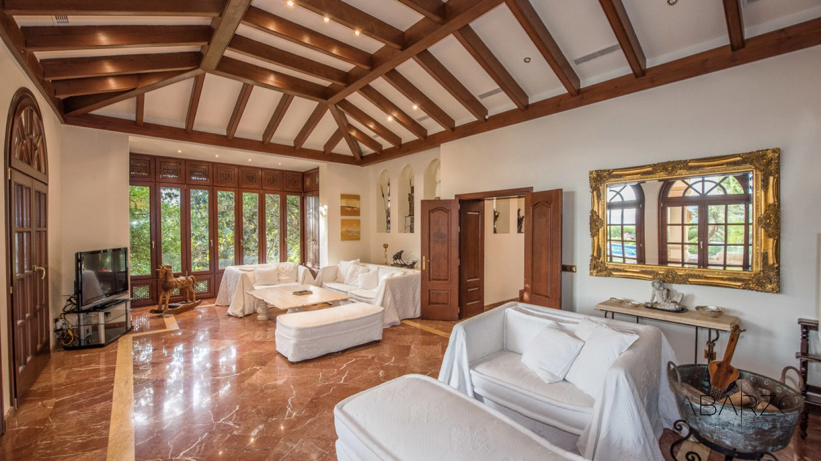 Charming Luxury Villa with Pool and Views in La Zagaleta, Marbella — interior, La Zagaleta, Benahavís (41 of 44)