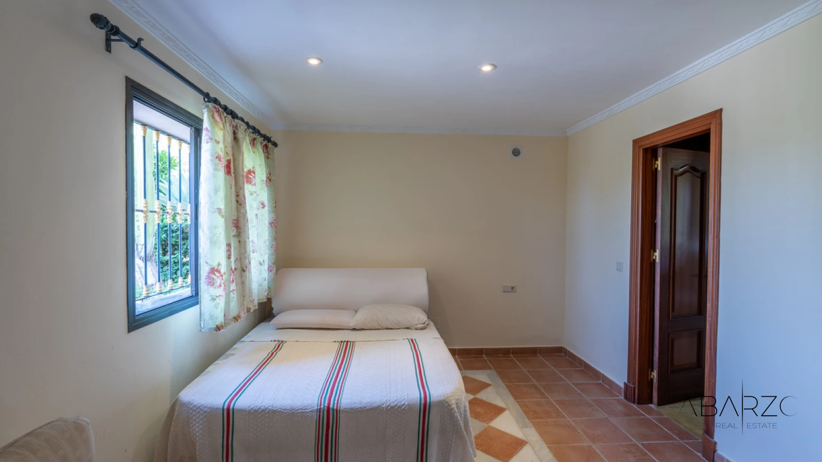 Stately 8-Bedroom Villa with Panoramic Views in El Herrojo, Benahavís — interior, La Quinta, Benahavís (16 of 49)
