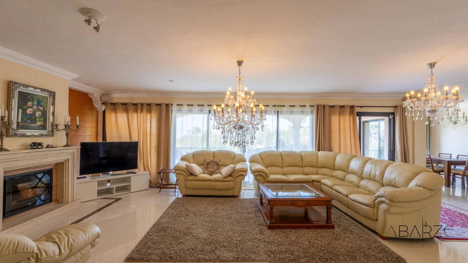 Stately 8-Bedroom Villa with Panoramic Views in El Herrojo, Benahavís — interior, La Quinta, Benahavís (4 of 49)