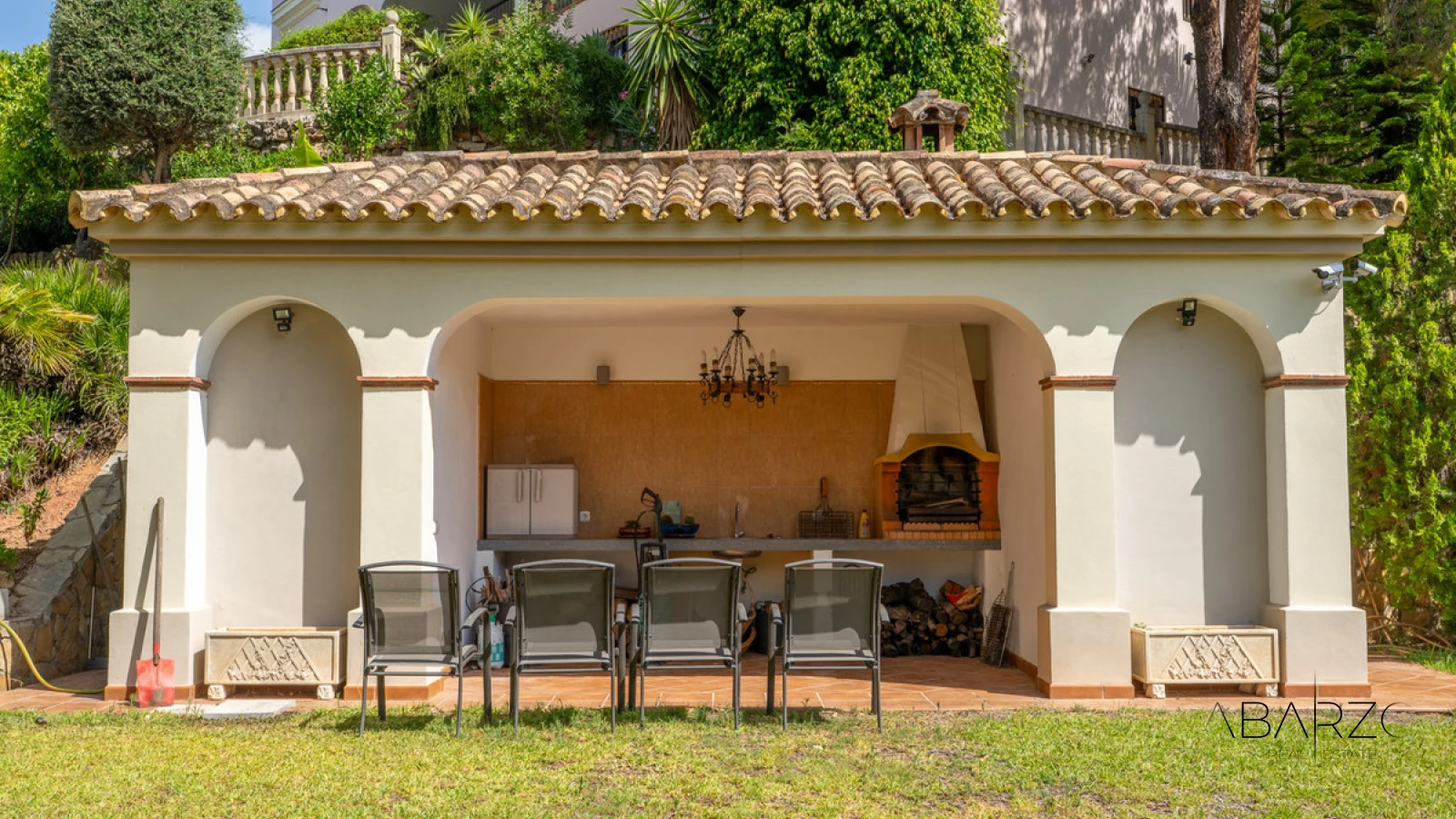 Stately 8-Bedroom Villa with Panoramic Views in El Herrojo, Benahavís — interior, La Quinta, Benahavís (47 of 49)