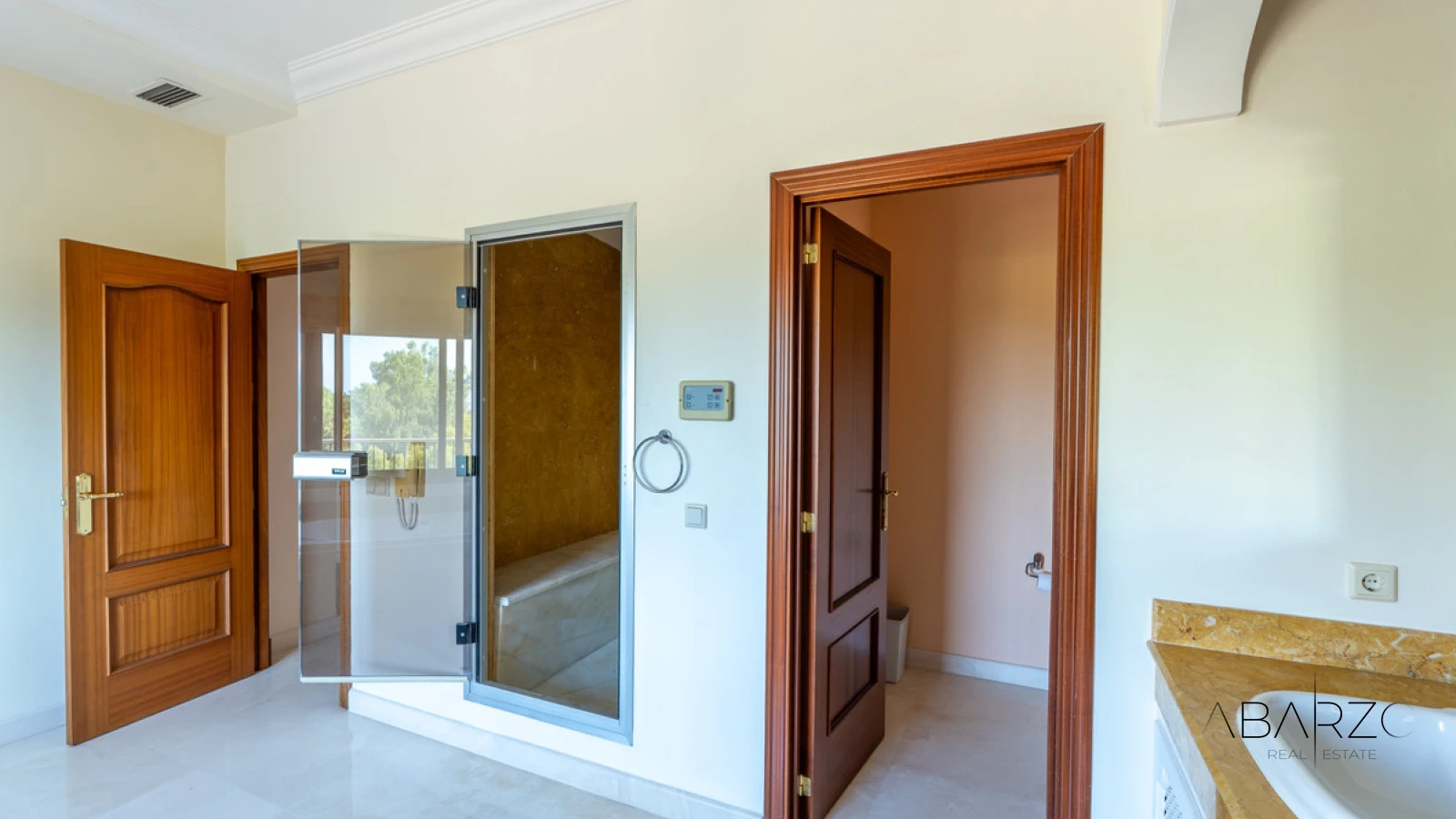 Stately 8-Bedroom Villa with Panoramic Views in El Herrojo, Benahavís — interior, La Quinta, Benahavís (30 of 49)