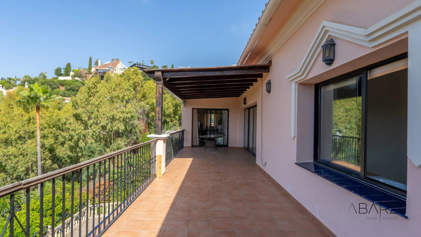 Stately 8-Bedroom Villa with Panoramic Views in El Herrojo, Benahavís — interior, La Quinta, Benahavís (23 of 49)