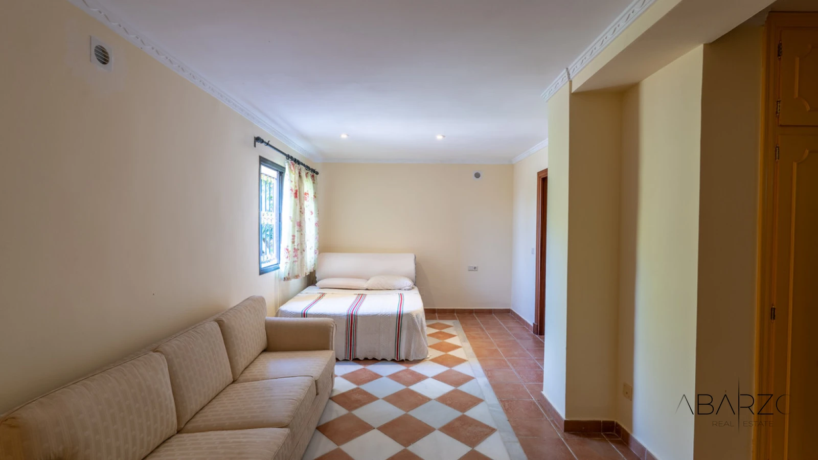 Stately 8-Bedroom Villa with Panoramic Views in El Herrojo, Benahavís — interior, La Quinta, Benahavís (28 of 49)