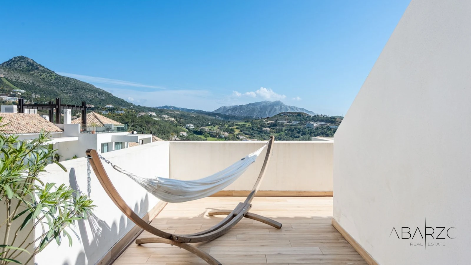 Penthouse in Marbella Club Hills, Benahavís with panoramic sea views and rooftop solarium — interior, Golden Mile, Marbella (24 of 28)