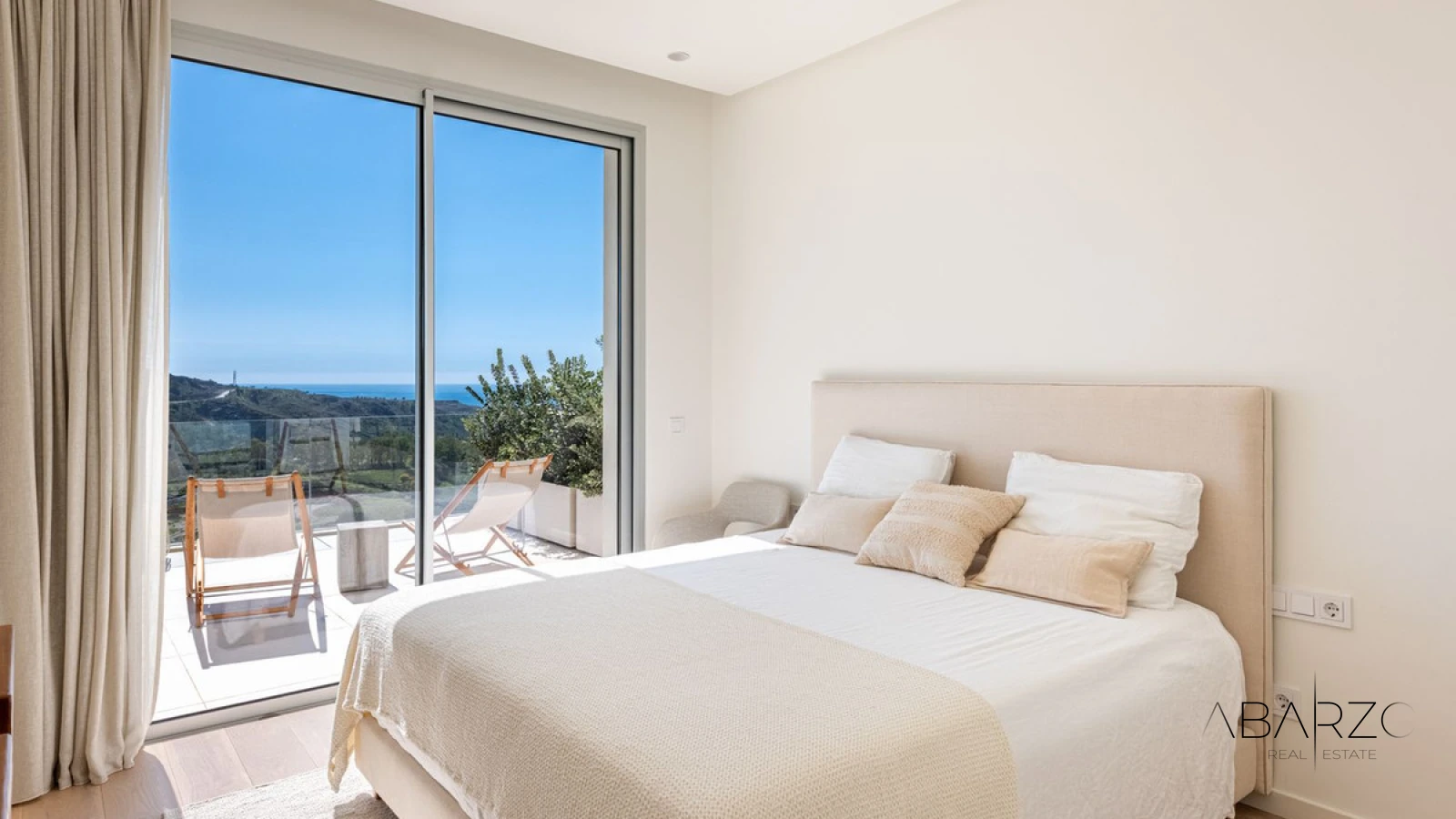 Penthouse in Marbella Club Hills, Benahavís with panoramic sea views and rooftop solarium — interior, Golden Mile, Marbella (13 of 28)