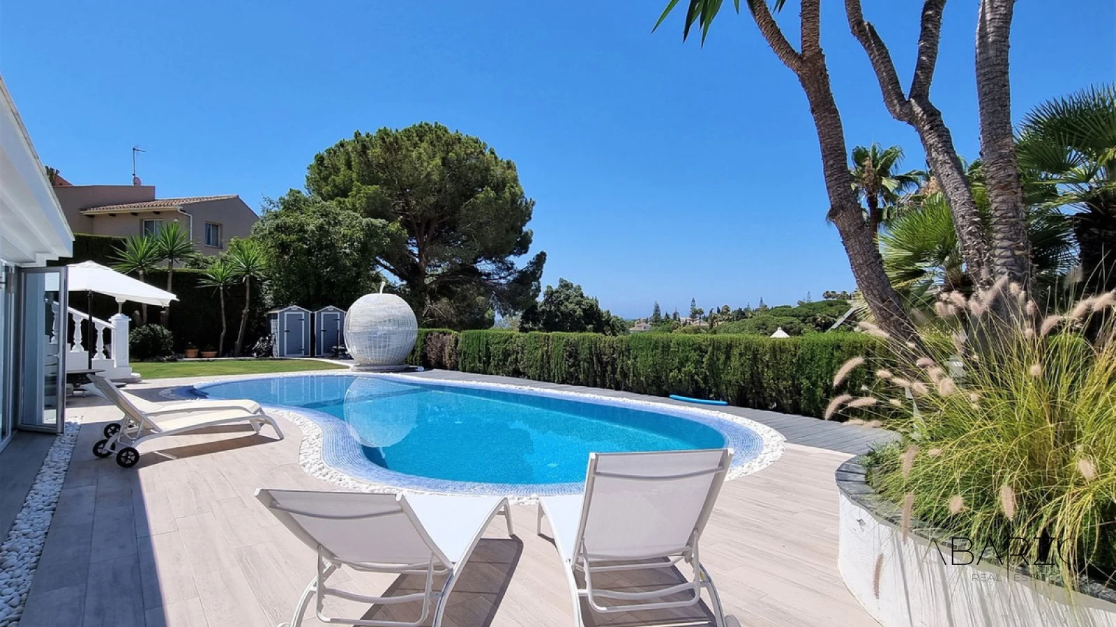 Refurbished Villa in Marbella with Salt Water Pool and Separate Apartment — interior, Marbella East, Marbella (24 of 31)