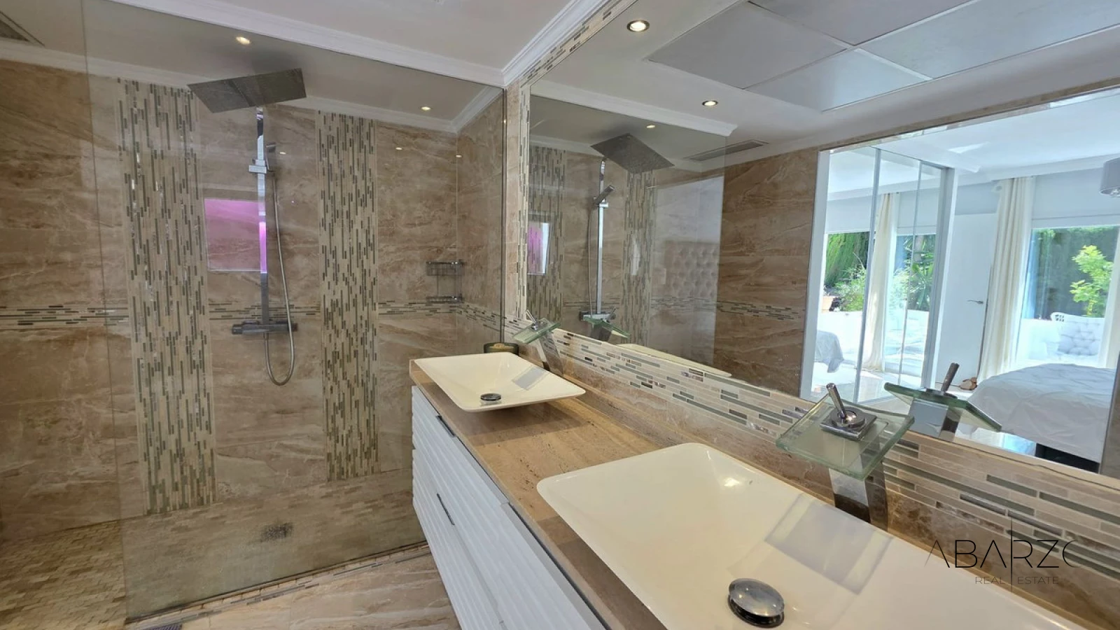 Refurbished Villa in Marbella with Salt Water Pool and Separate Apartment — interior, Marbella East, Marbella (21 of 31)