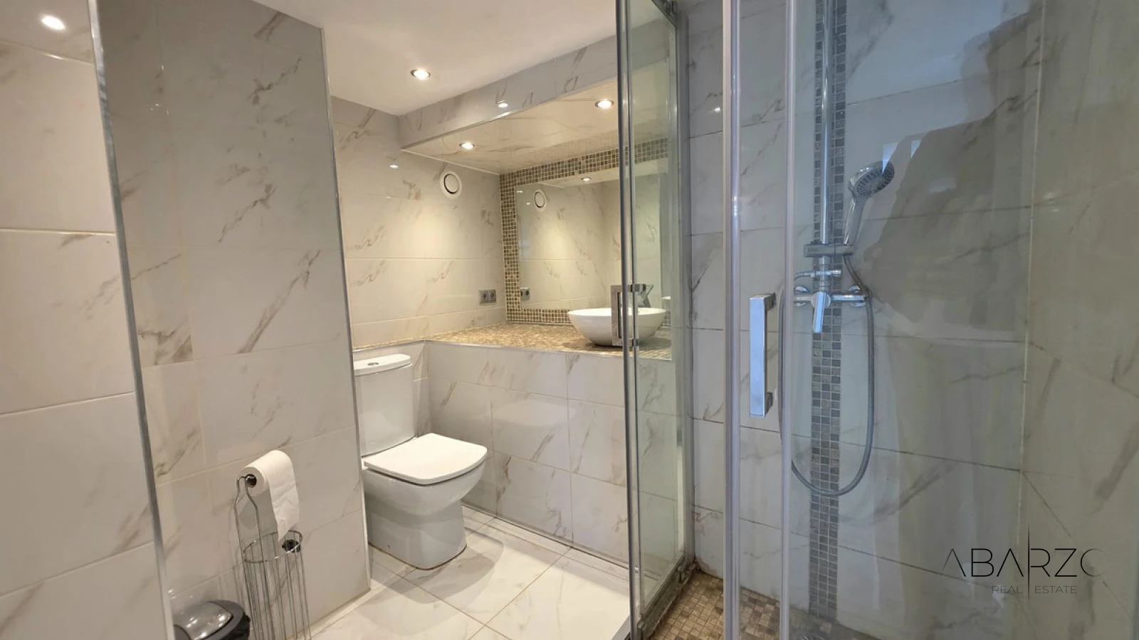 Refurbished Villa in Marbella with Salt Water Pool and Separate Apartment — interior, Marbella East, Marbella (28 of 31)