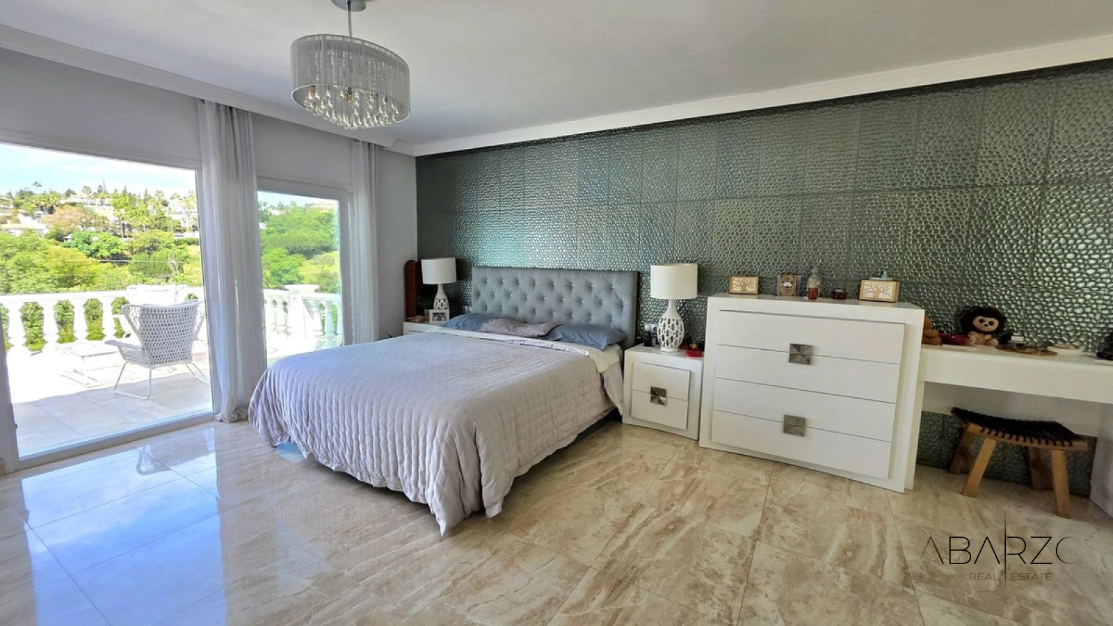 Refurbished Villa in Marbella with Salt Water Pool and Separate Apartment — interior, Marbella East, Marbella (14 of 31)