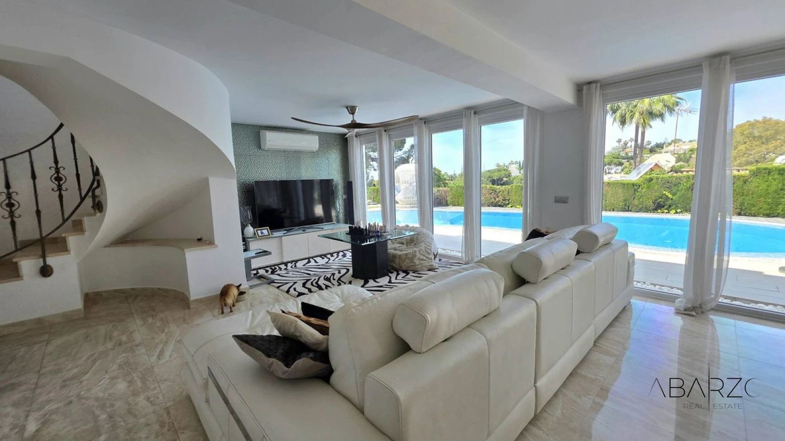 Refurbished Villa in Marbella with Salt Water Pool and Separate Apartment — interior, Marbella East, Marbella (7 of 31)