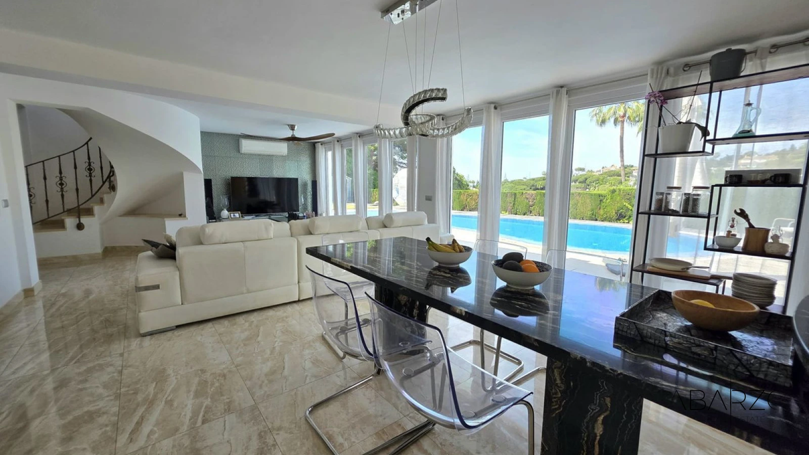 Refurbished Villa in Marbella with Salt Water Pool and Separate Apartment — interior, Marbella East, Marbella (12 of 31)