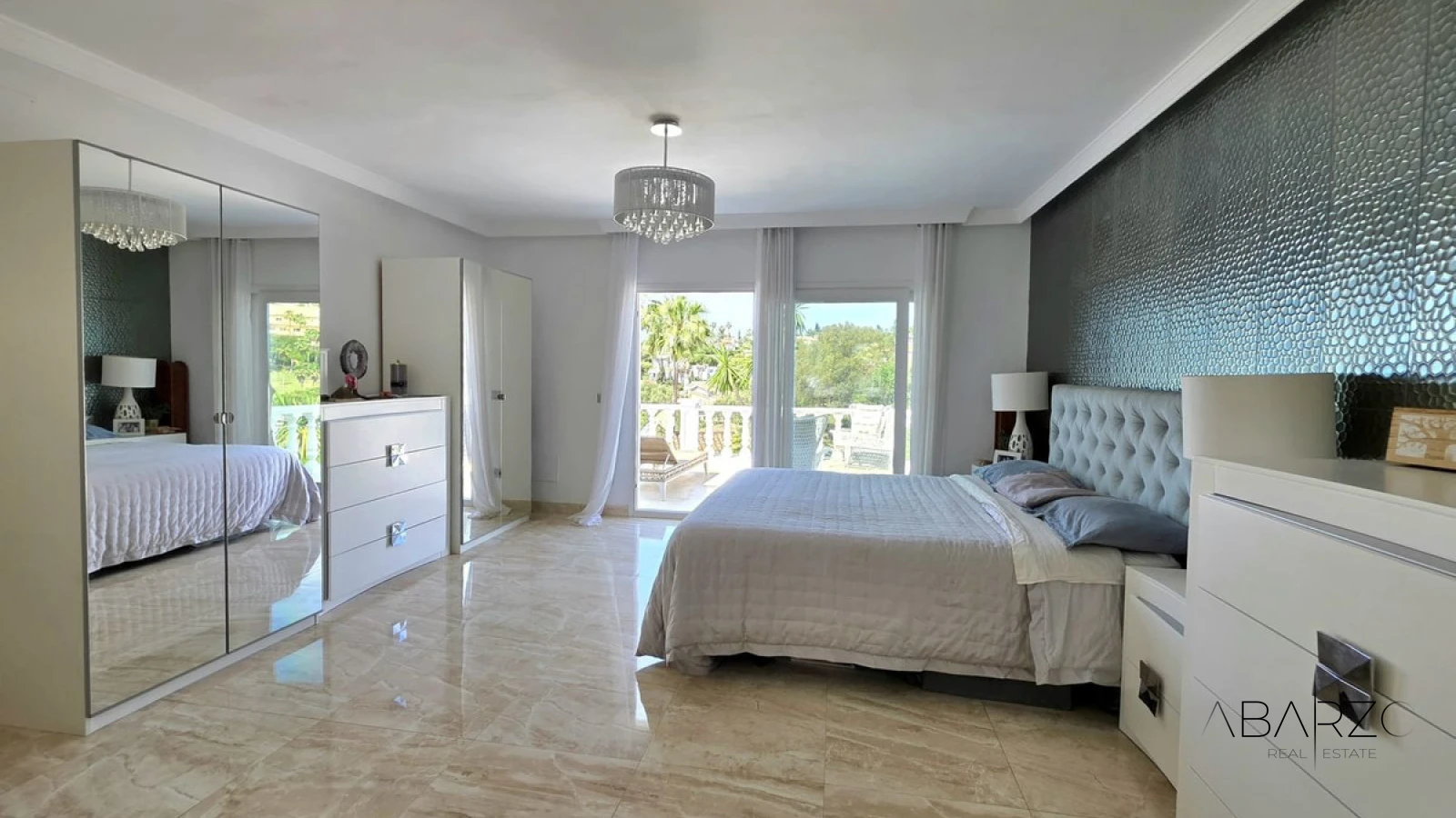 Refurbished Villa in Marbella with Salt Water Pool and Separate Apartment — interior, Marbella East, Marbella (15 of 31)