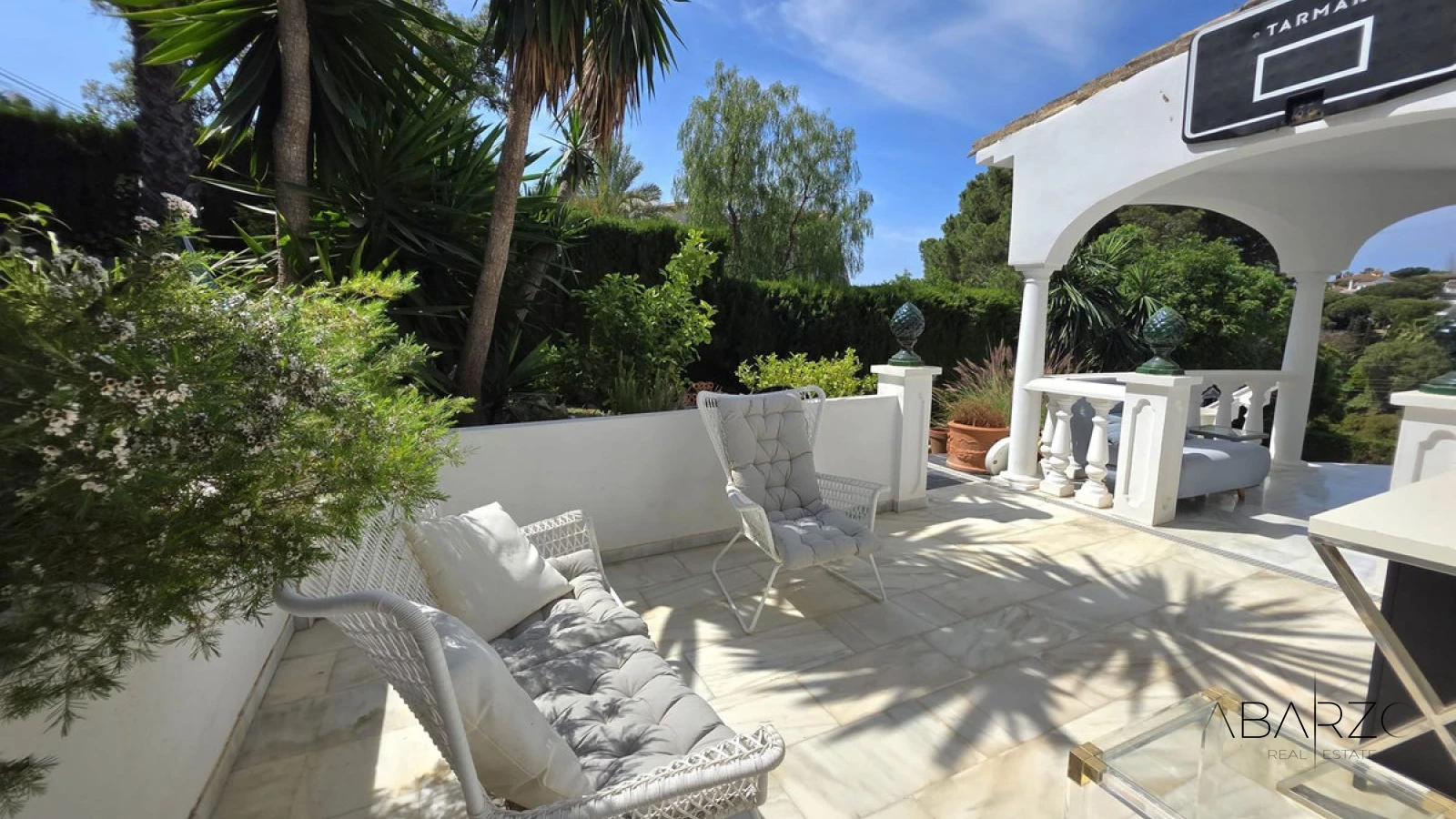 Refurbished Villa in Marbella with Salt Water Pool and Separate Apartment — interior, Marbella East, Marbella (22 of 31)