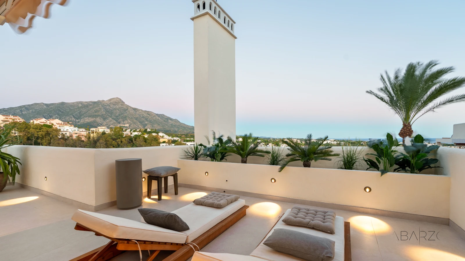 Duplex penthouse in Nueva Andalucia Marbella with private pool and sea views — interior, Nueva Andalucía, Marbella (48 of 60)