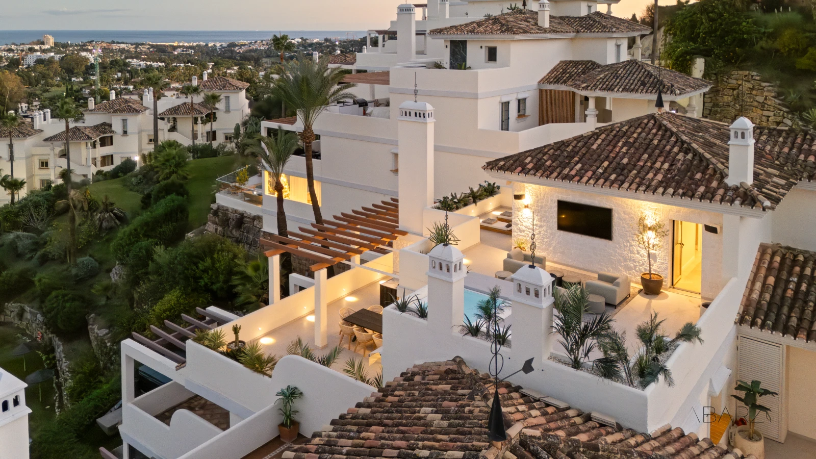 Duplex penthouse in Nueva Andalucia Marbella with private pool and sea views — interior, Nueva Andalucía, Marbella (57 of 60)