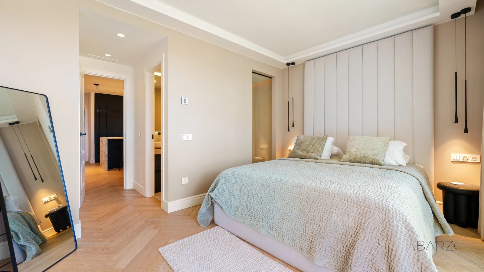 Duplex penthouse in Nueva Andalucia Marbella with private pool and sea views — interior, Nueva Andalucía, Marbella (34 of 60)