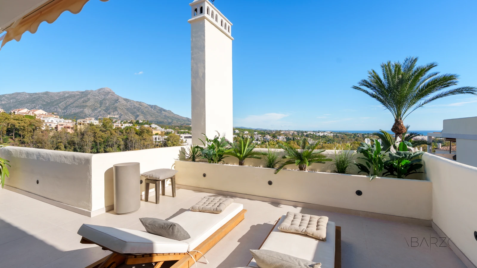 Duplex penthouse in Nueva Andalucia Marbella with private pool and sea views — interior, Nueva Andalucía, Marbella (27 of 60)