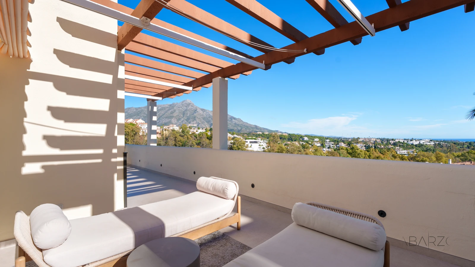 Duplex penthouse in Nueva Andalucia Marbella with private pool and sea views — interior, Nueva Andalucía, Marbella (20 of 60)