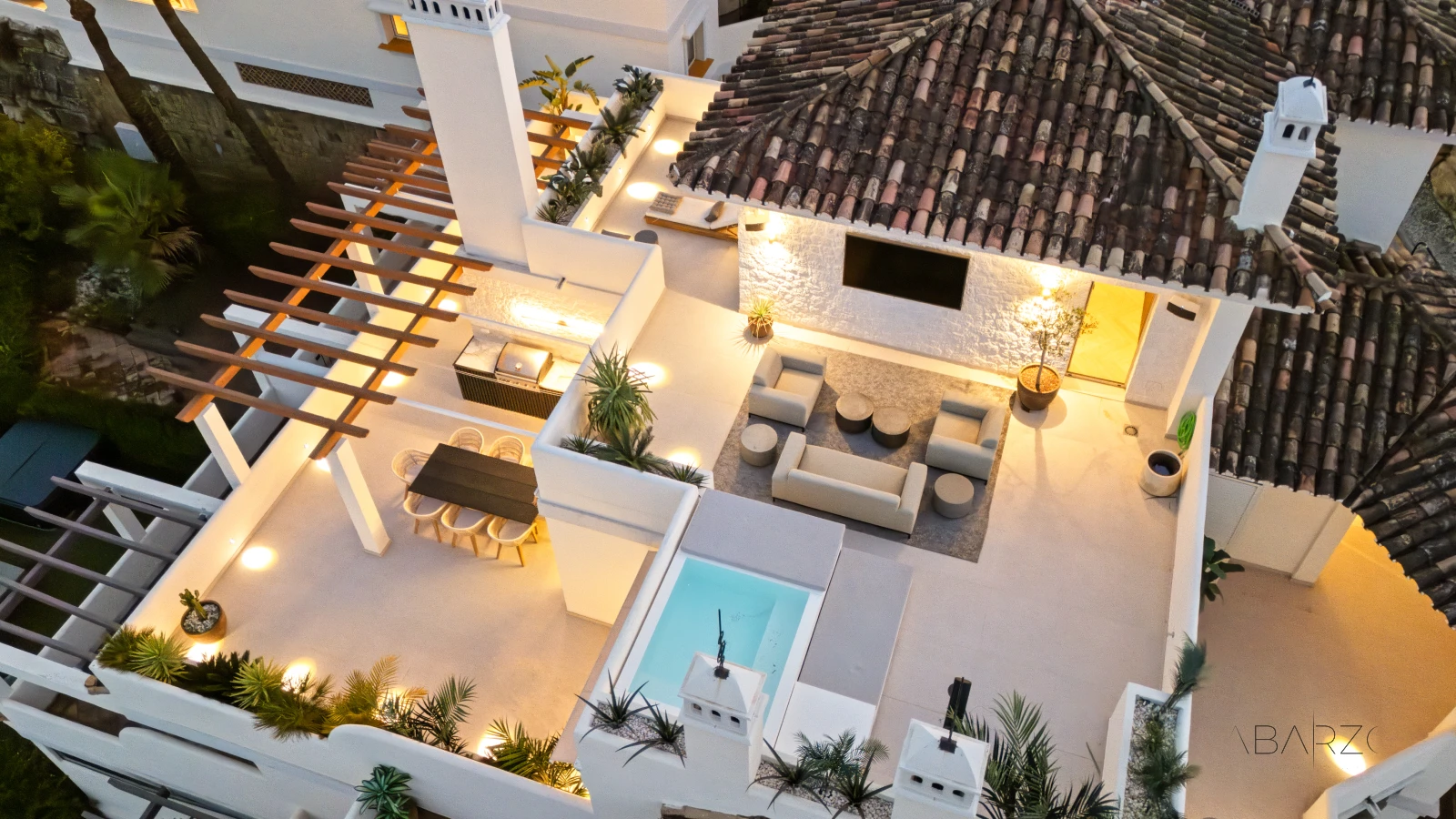 Duplex penthouse in Nueva Andalucia Marbella with private pool and sea views — interior, Nueva Andalucía, Marbella (59 of 60)