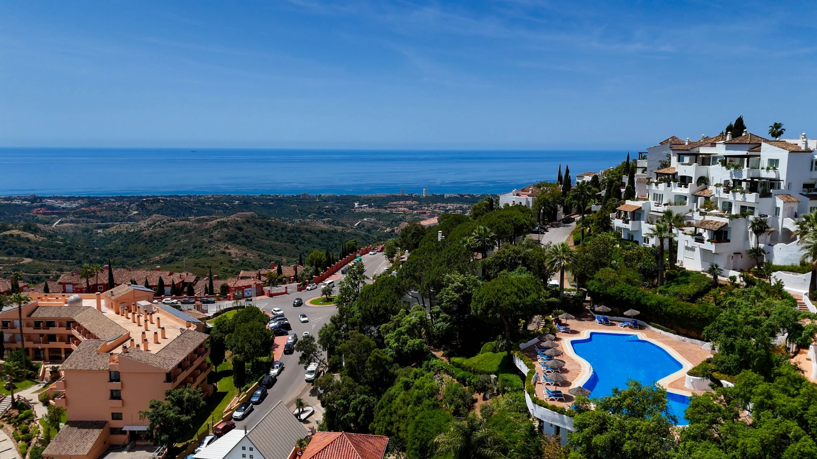 Penthouse in La Mairena with panoramic views and large private solarium — interior, Marbella East, Marbella (50 of 53)