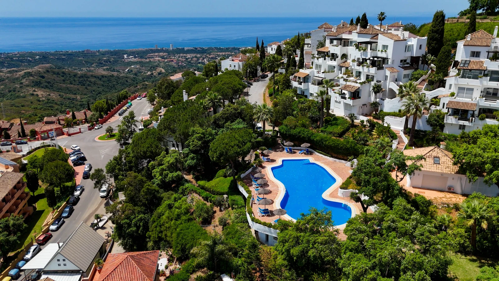 Penthouse in La Mairena with panoramic views and large private solarium — interior, Marbella East, Marbella (51 of 53)