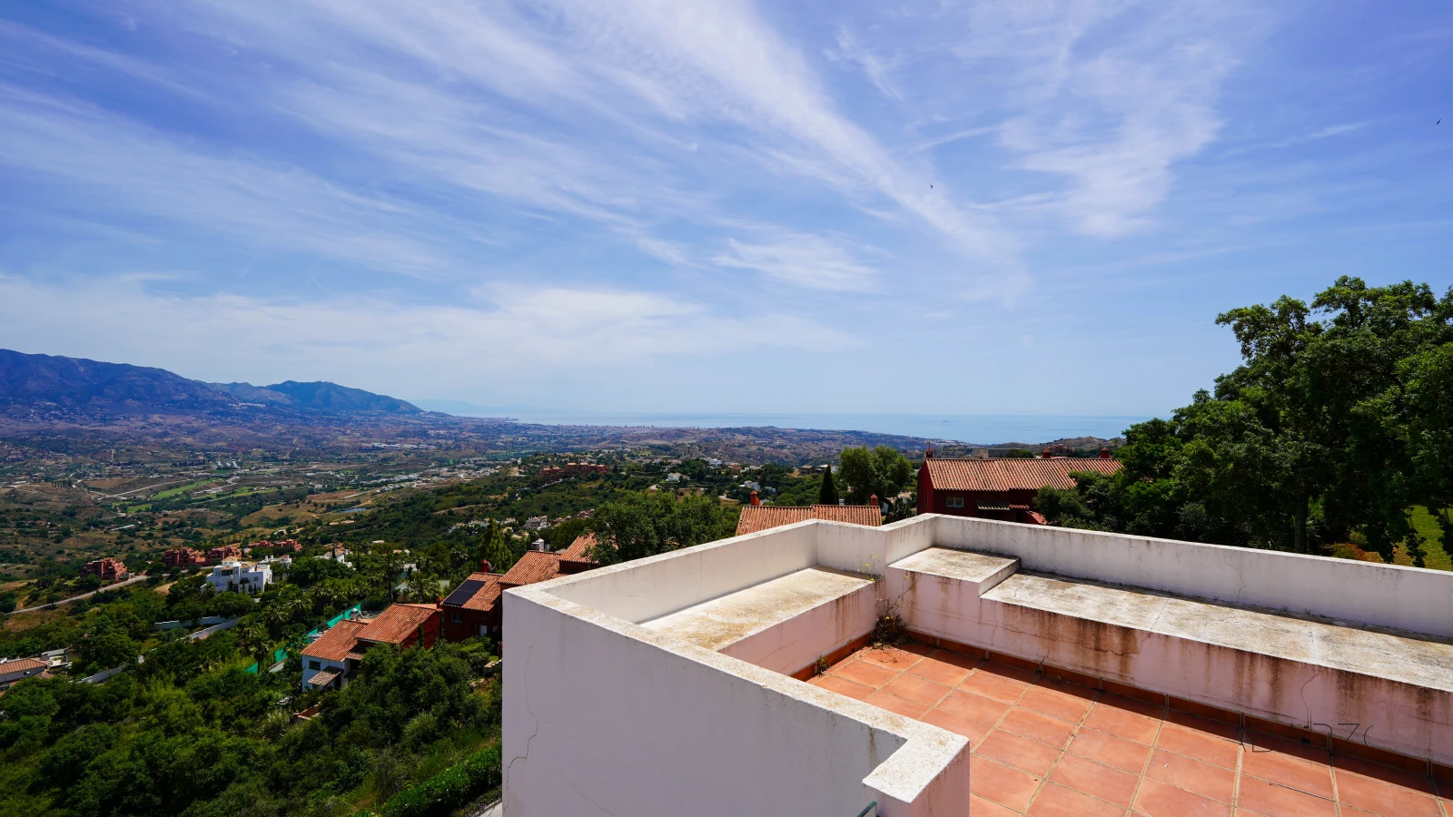 Penthouse in La Mairena with panoramic views and large private solarium — interior, Marbella East, Marbella (49 of 53)