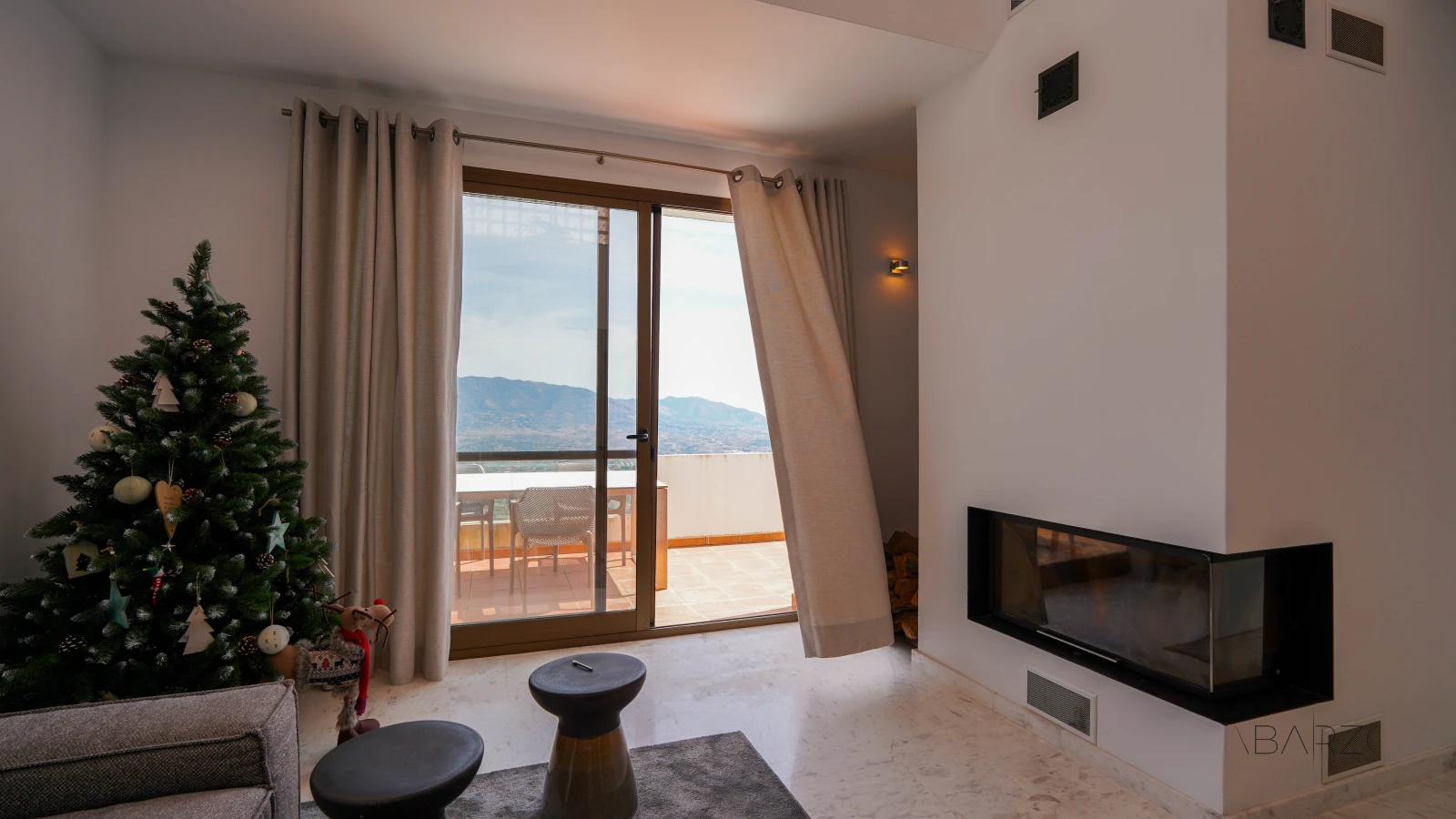 Penthouse in La Mairena with panoramic views and large private solarium — interior, Marbella East, Marbella (10 of 53)
