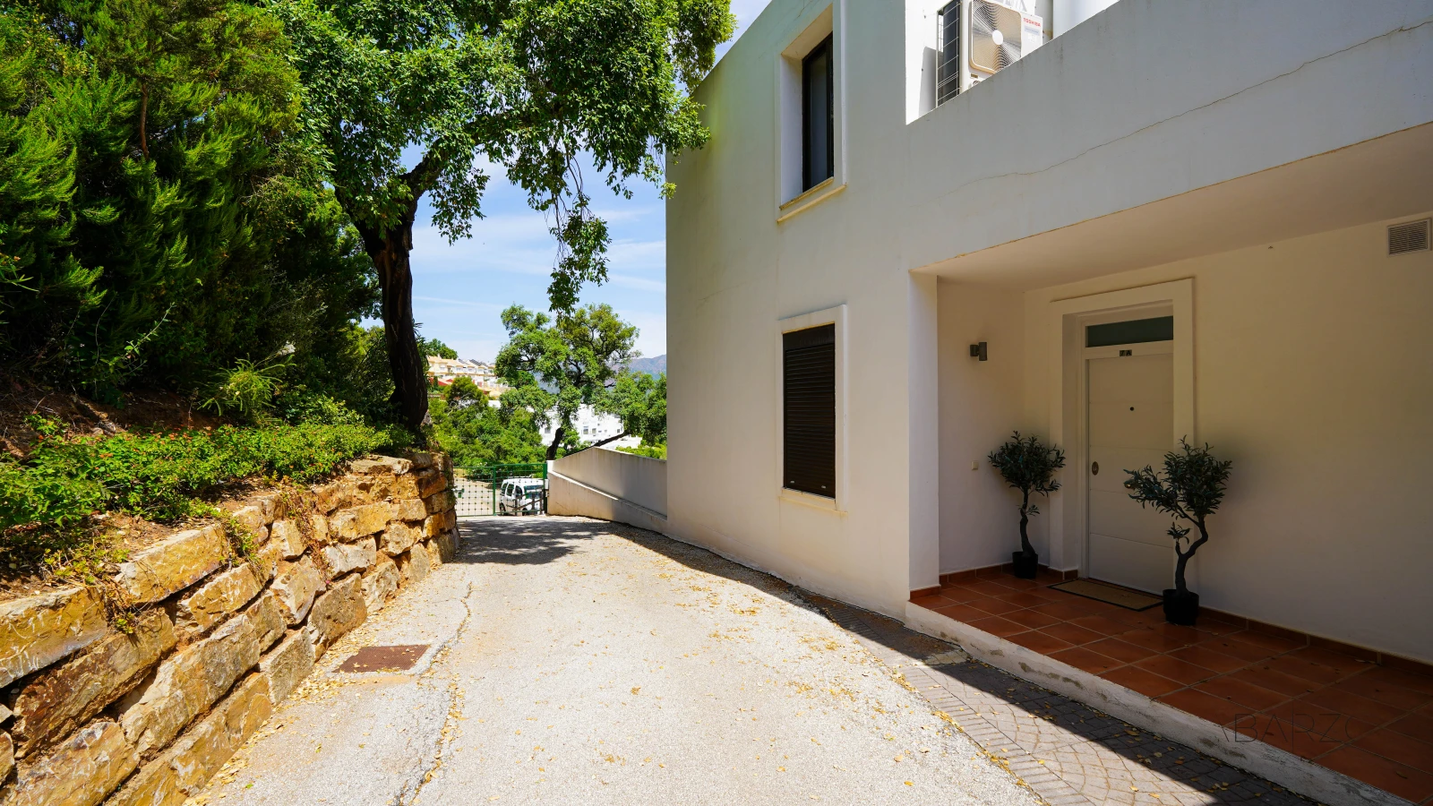 Penthouse in La Mairena with panoramic views and large private solarium — interior, Marbella East, Marbella (5 of 53)