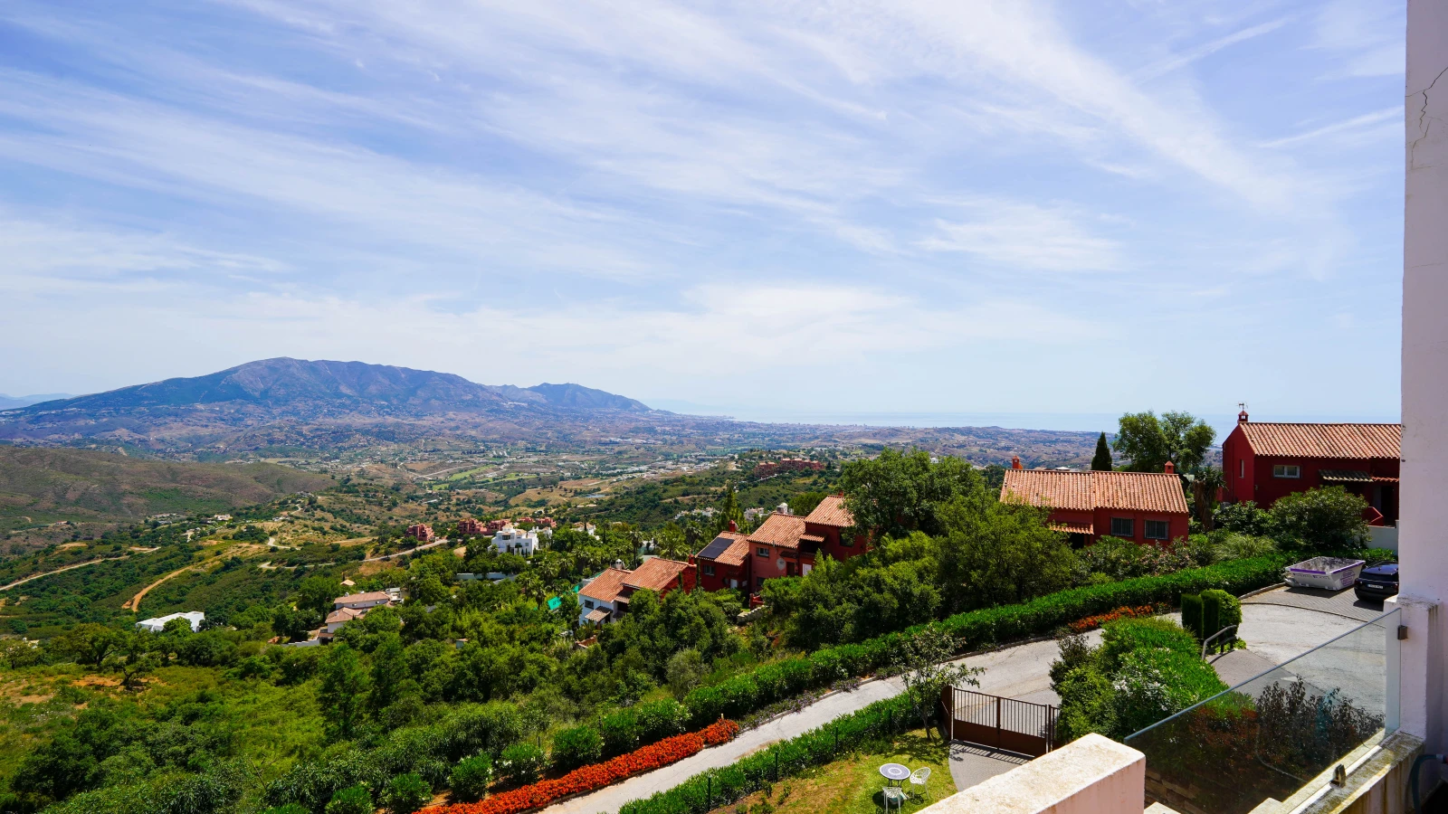 Penthouse in La Mairena with panoramic views and large private solarium — interior, Marbella East, Marbella (24 of 53)