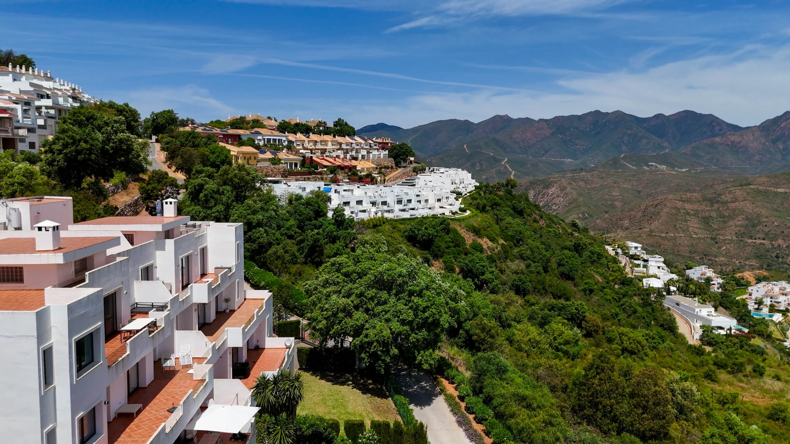 Penthouse in La Mairena with panoramic views and large private solarium — interior, Marbella East, Marbella (48 of 53)