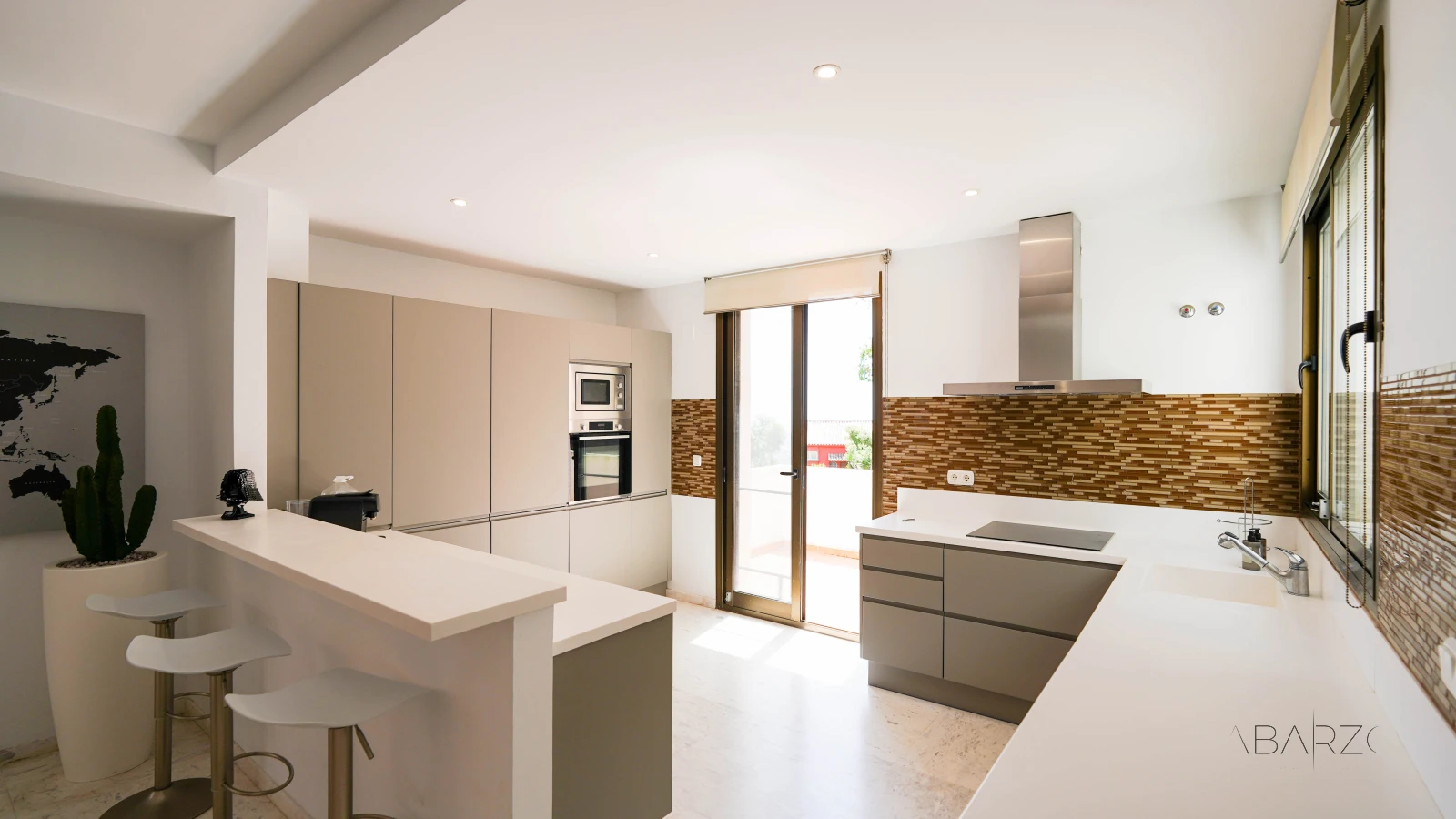 Penthouse in La Mairena with panoramic views and large private solarium — interior, Marbella East, Marbella (15 of 53)
