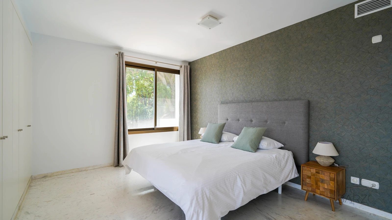 Penthouse in La Mairena with panoramic views and large private solarium — interior, Marbella East, Marbella (29 of 53)