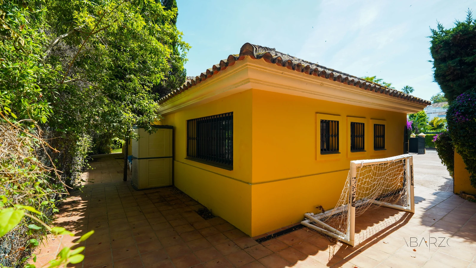Mediterranean villa in Guadalmina with pool near the sea — interior, Guadalmina Baja, San Pedro de Alcántara (23 of 88)