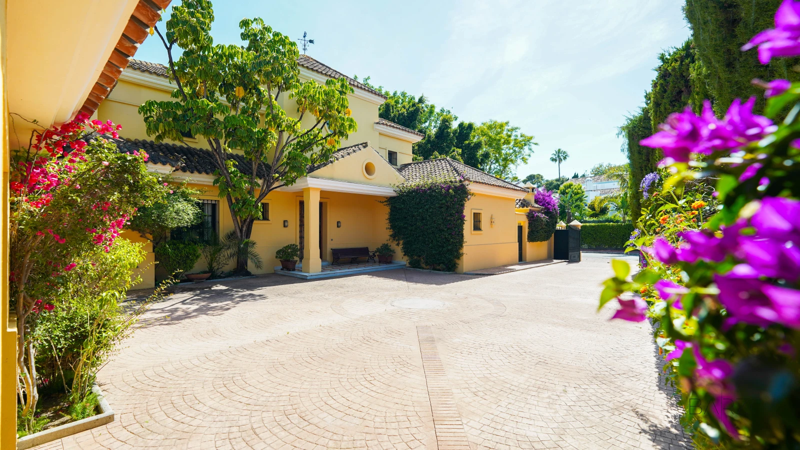 Mediterranean villa in Guadalmina with pool near the sea — interior, Guadalmina Baja, San Pedro de Alcántara (22 of 88)